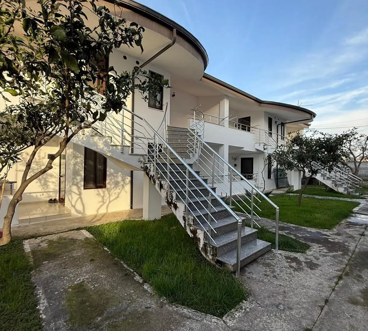 Vila Orestiada Kavaje 0*,