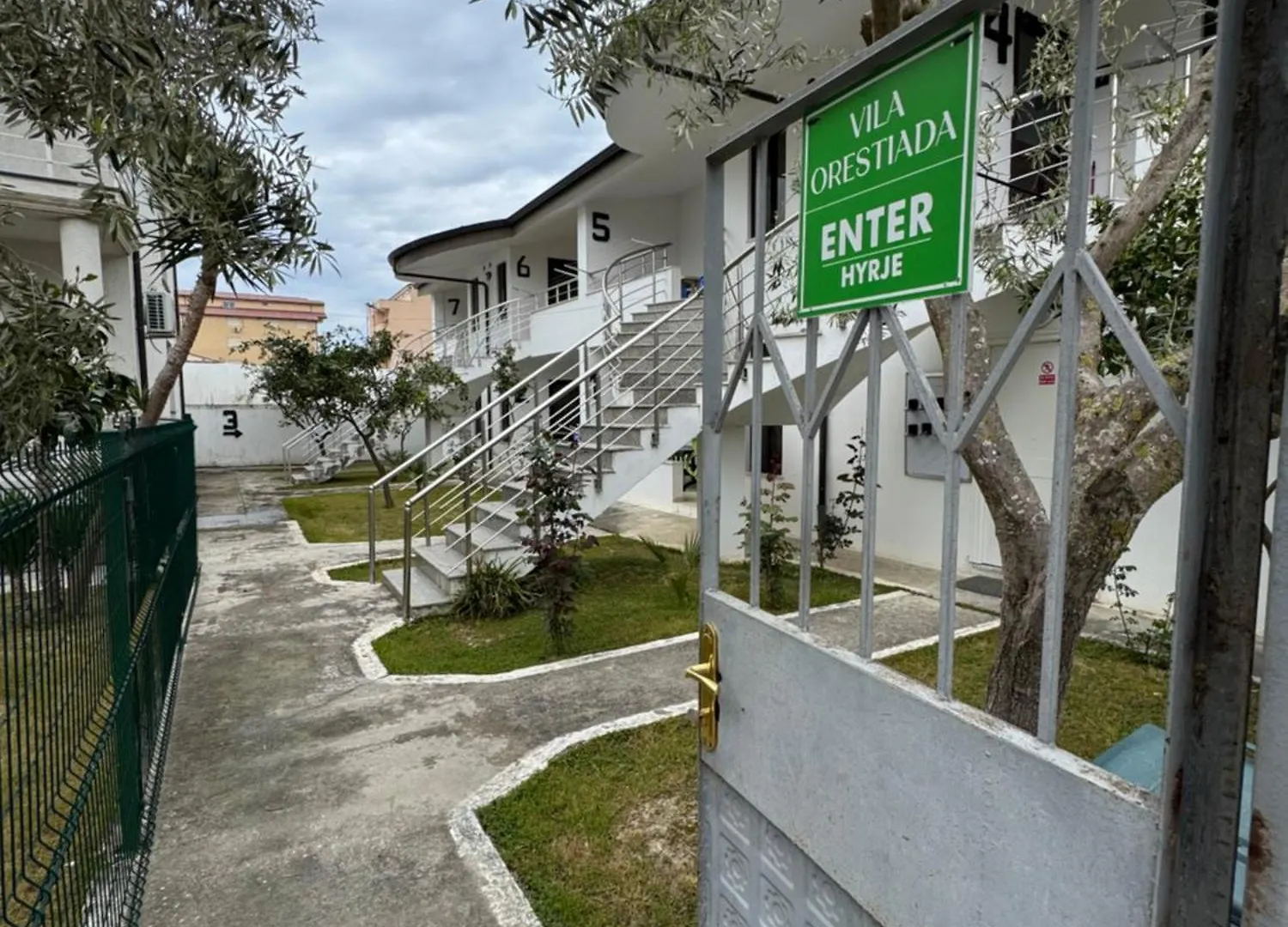 Vila Orestiada Kavaje Casa de hóspedes